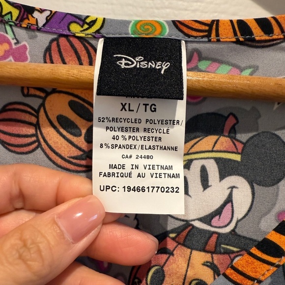 NWT Disney Mickey Mouse Halloween Scrub Top XL - Picture 2 of 5